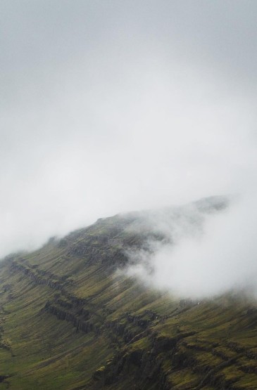 唯美山顶云雾自然风光图片