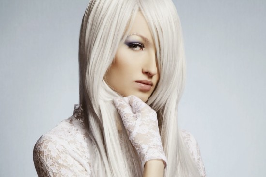 高冷白色长发欧美美女图片