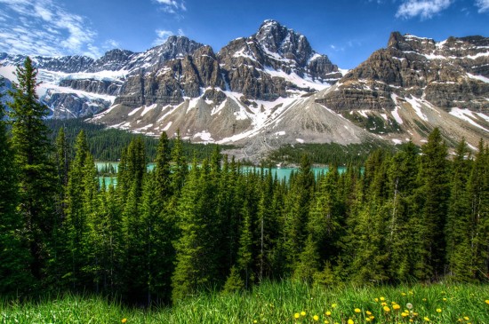 山脉湖泊壮观美景图片电脑壁纸